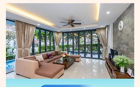 Deluxe Beach Villas By Danatrip
